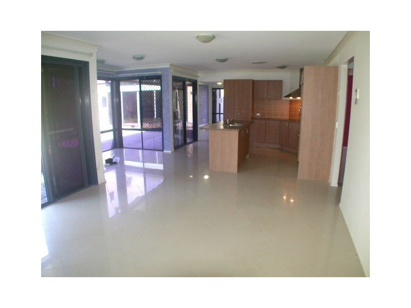 43 Meadowbrook Drive, Meadowbrook QLD 4131