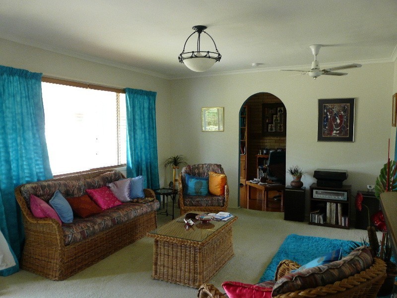 21 Lenore Crescent, Springwood QLD 4127