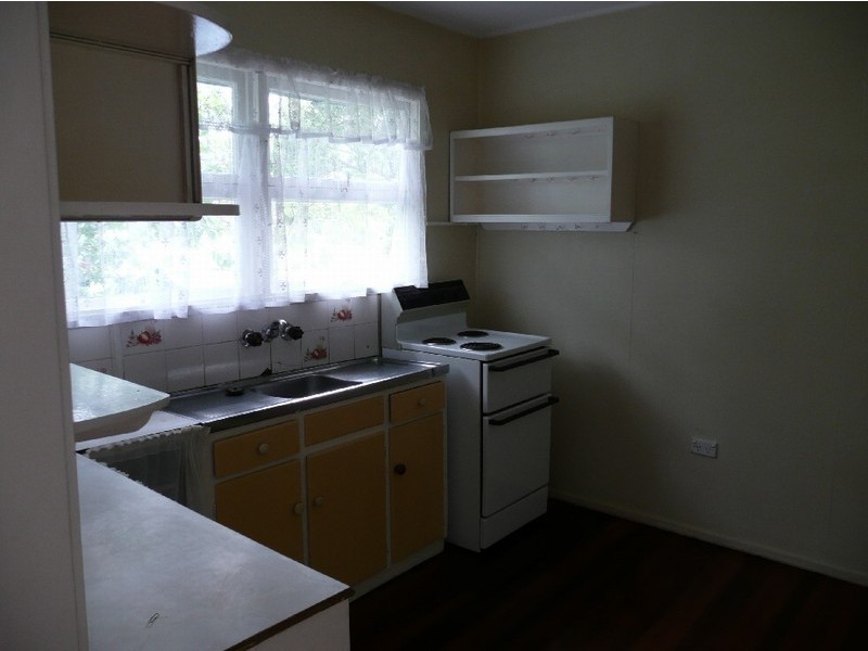 7 Bruce Road, Woodridge QLD 4114