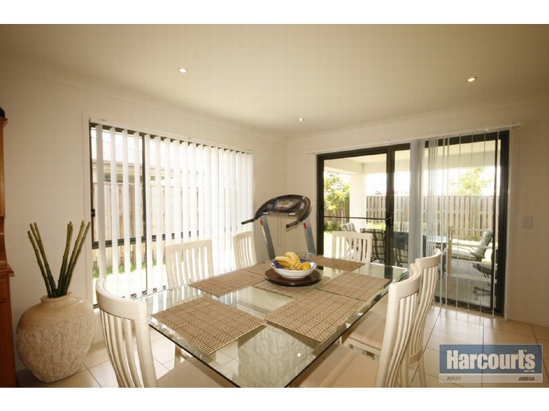 1 Sackville Close, Fitzgibbon QLD 4018