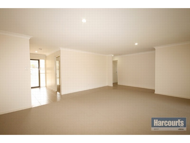 8 Newton Street, Morayfield QLD 4506