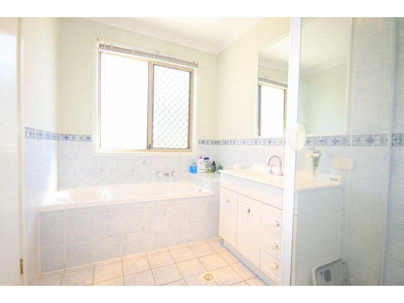 105 Cambridge Crescent, Fitzgibbon QLD 4018