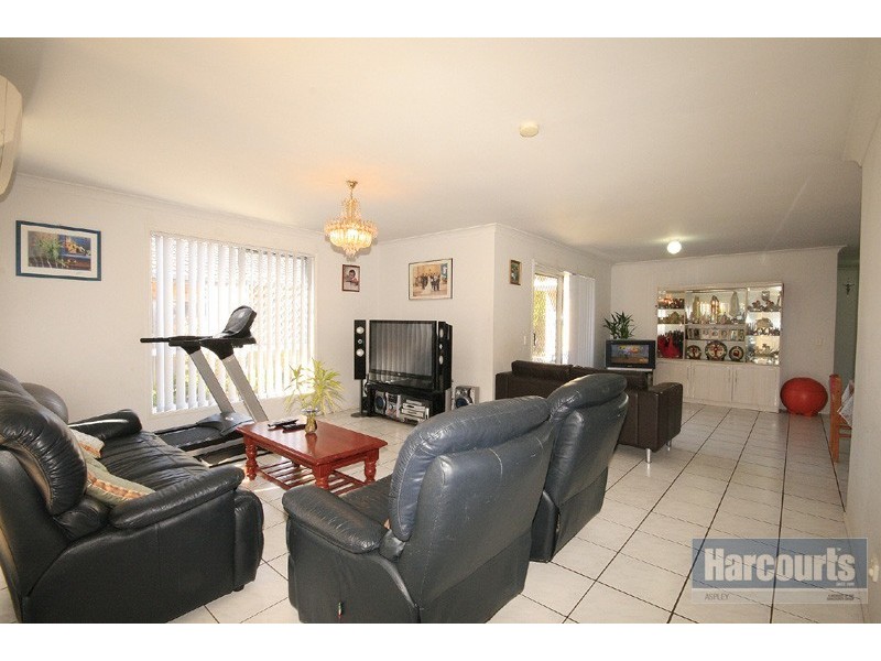 93 Silkyoak Cct, Fitzgibbon QLD 4018