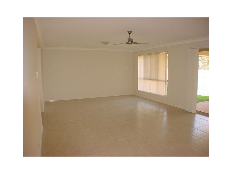 2 Lee Close, Albany Creek QLD 4035