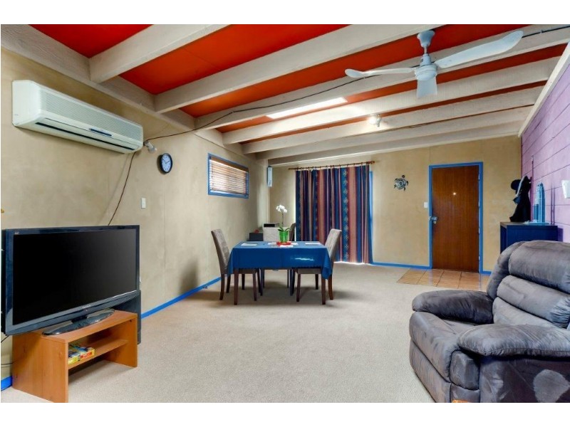 25 Farrant St, Stafford Heights QLD 4053