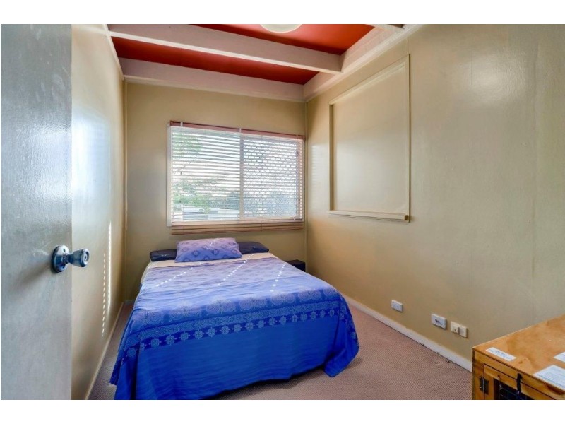 25 Farrant St, Stafford Heights QLD 4053