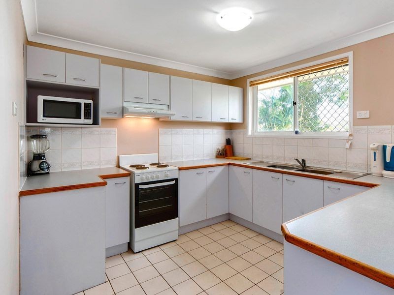 22 Hillmont Crescent, Morayfield QLD 4506