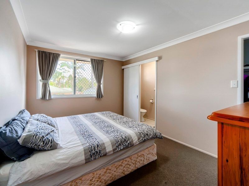 22 Hillmont Crescent, Morayfield QLD 4506