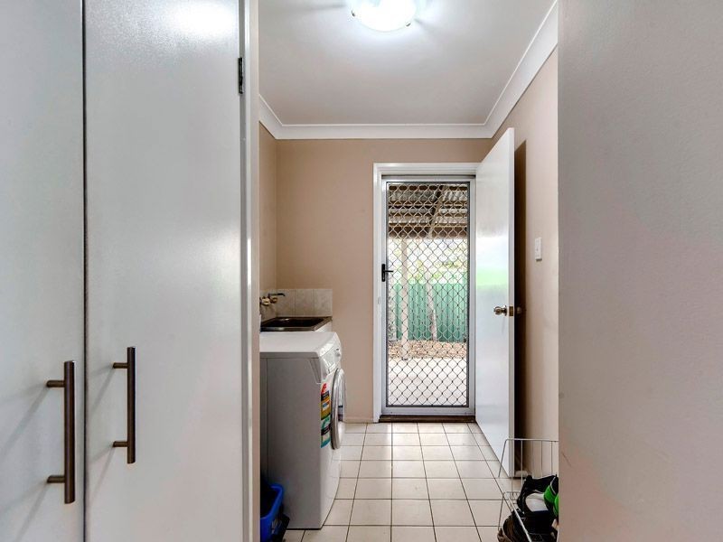 22 Hillmont Crescent, Morayfield QLD 4506
