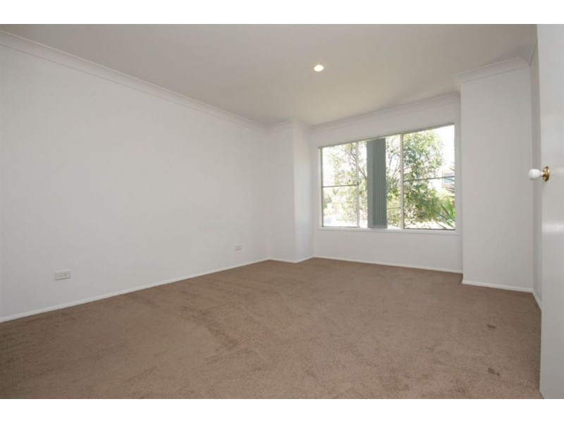 16 Grevillea Pl, Bridgeman Downs QLD 4035