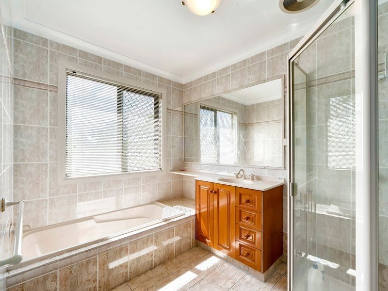 79 Voyager Cct, Bridgeman Downs QLD 4035