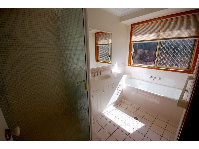 9 Zorina Court, Eatons Hill QLD 4037