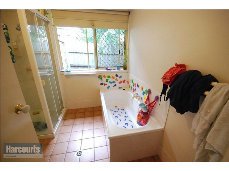 652 Robinson Rd, Aspley QLD 4034