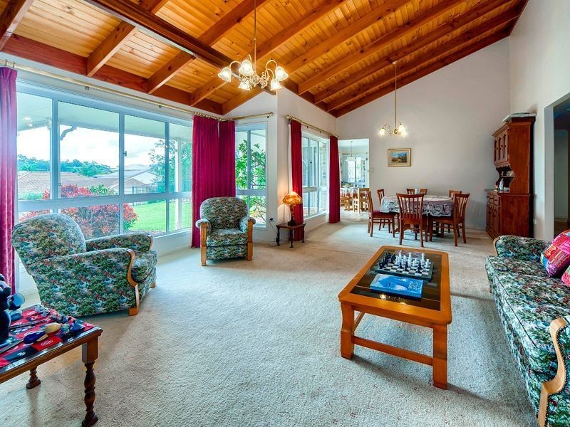 4 Cosmos Cl, Bridgeman Downs QLD 4035