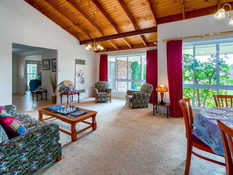 4 Cosmos Cl, Bridgeman Downs QLD 4035