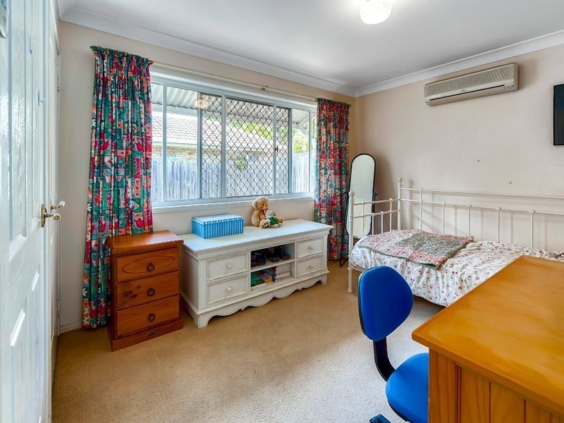 4 Cosmos Cl, Bridgeman Downs QLD 4035