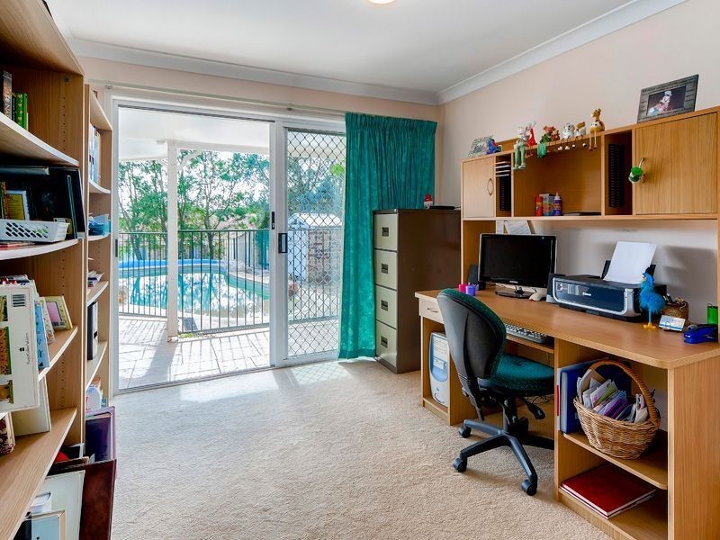 4 Cosmos Cl, Bridgeman Downs QLD 4035