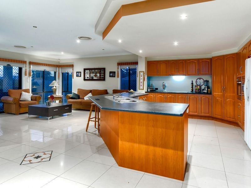 32 Savalas st, Mcdowall QLD 4053