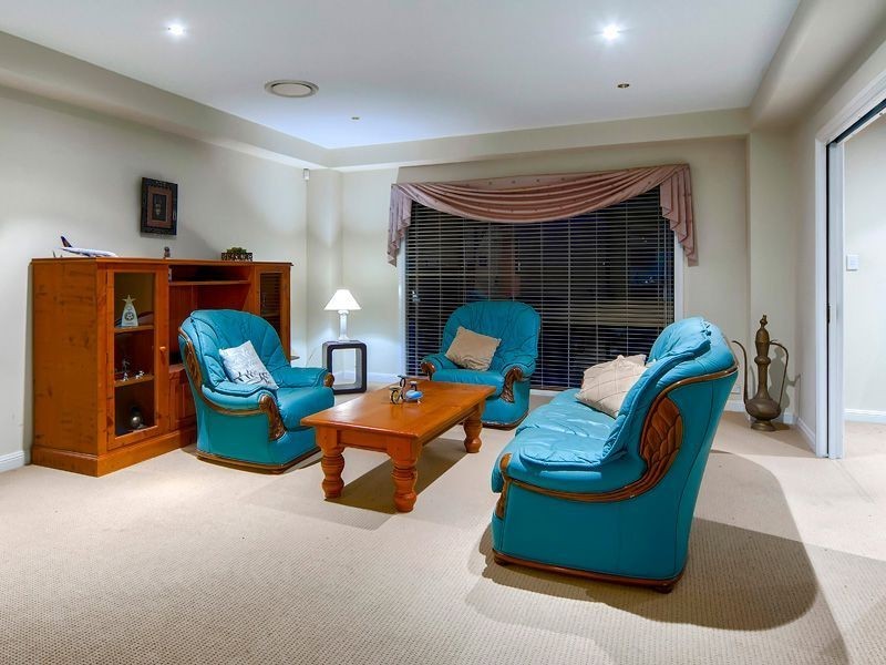 32 Savalas st, Mcdowall QLD 4053