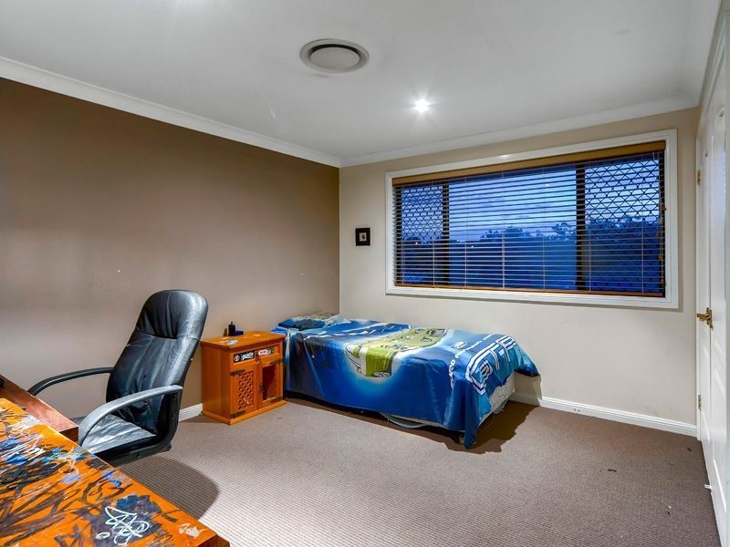 32 Savalas st, Mcdowall QLD 4053