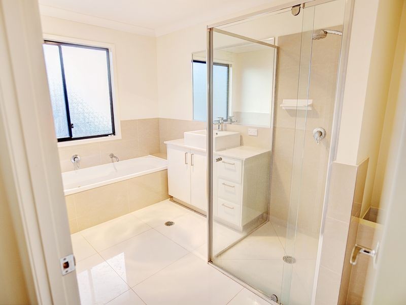 13 Hoop Pine Place, Sunnybank Hills QLD 4109