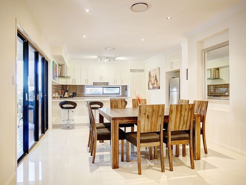 13 Hoop Pine Place, Sunnybank Hills QLD 4109