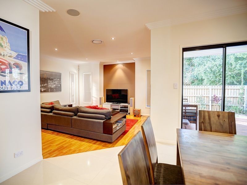 13 Hoop Pine Place, Sunnybank Hills QLD 4109