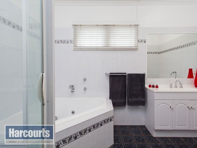 50 Kumbari Cr, Mitchelton QLD 4053