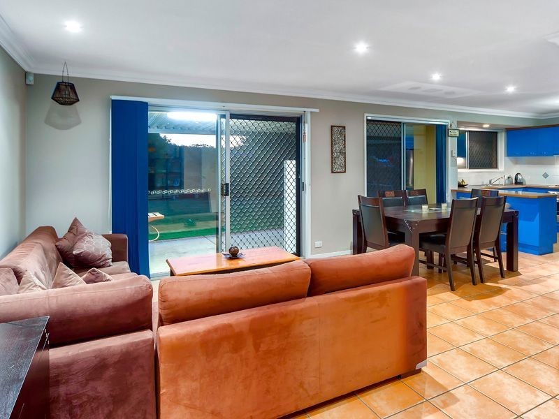 4 Anna Louise Terrace, Windaroo QLD 4207