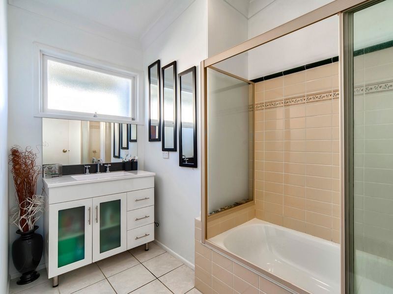 68 Samsonvale Rd, Strathpine QLD 4500