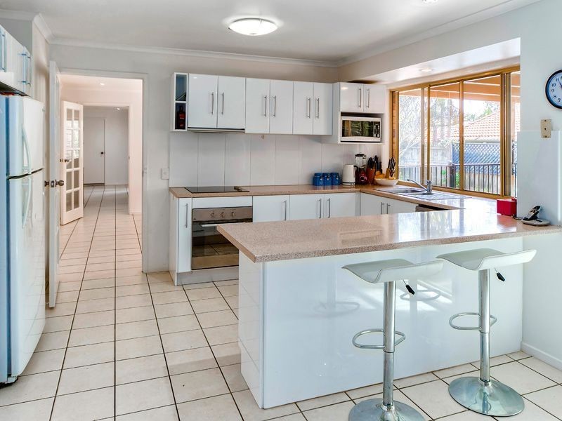 15 Elwood Court, Eatons Hill QLD 4037