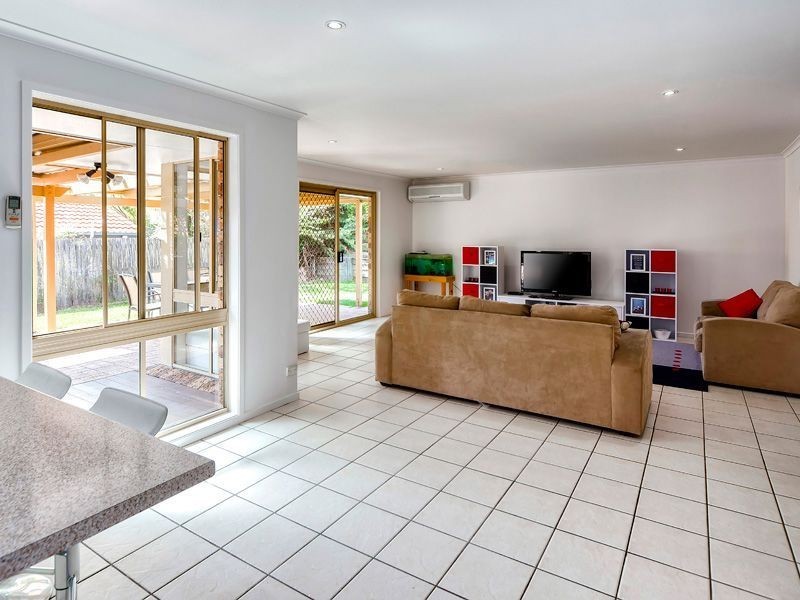 15 Elwood Court, Eatons Hill QLD 4037