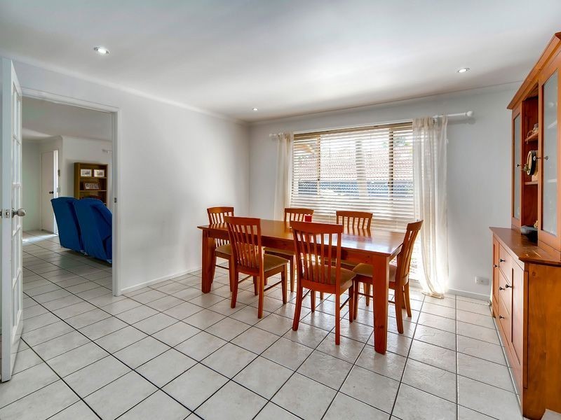 15 Elwood Court, Eatons Hill QLD 4037