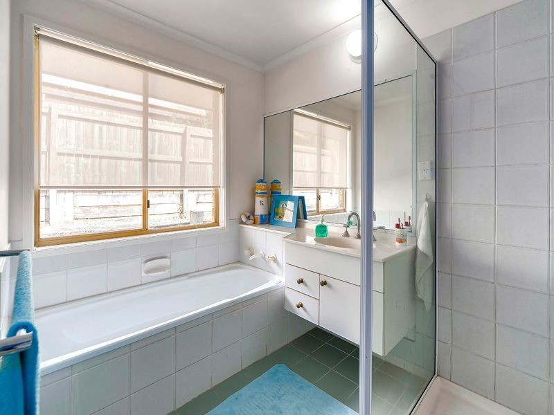 15 Elwood Court, Eatons Hill QLD 4037