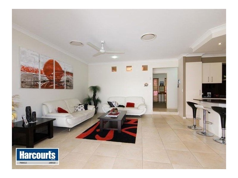 15 Azienda Place, Bridgeman Downs QLD 4035