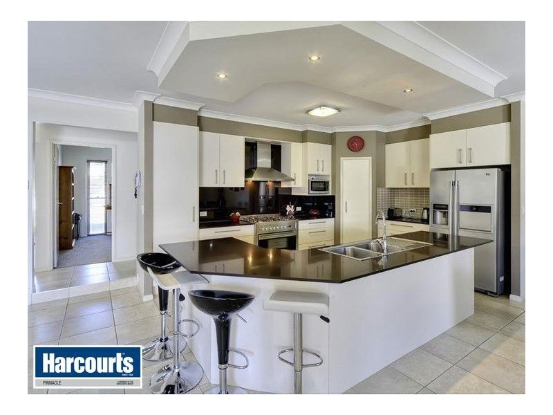 15 Azienda Place, Bridgeman Downs QLD 4035