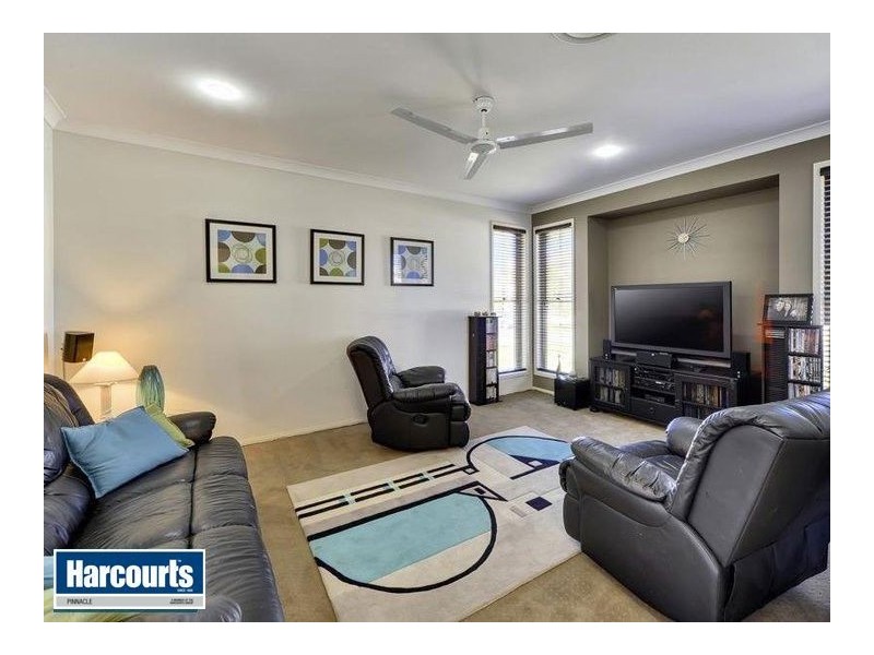 15 Azienda Place, Bridgeman Downs QLD 4035