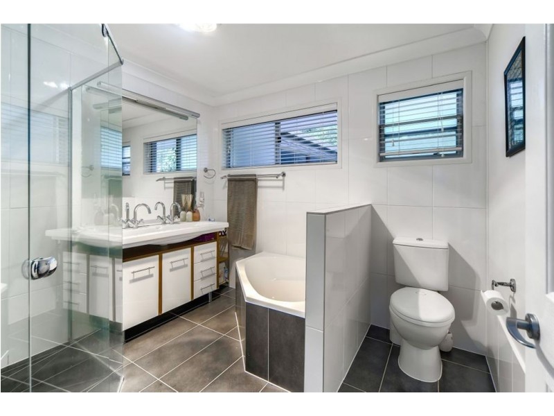 4 Derby Court, Albany Creek QLD 4035