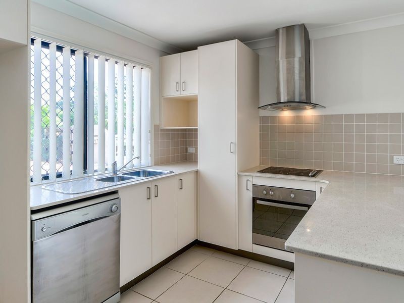 3/2 Battersby Street, Zillmere QLD 4034