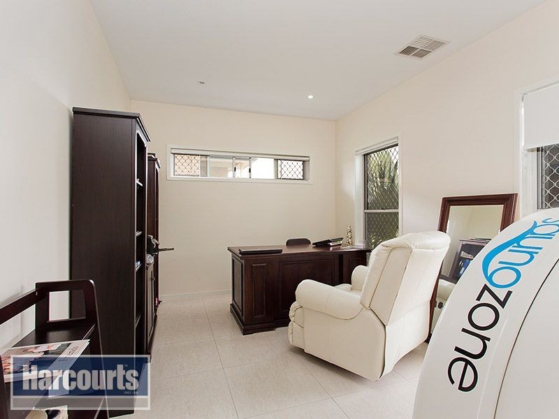 3 Belvista Place, Bridgeman Downs QLD 4035