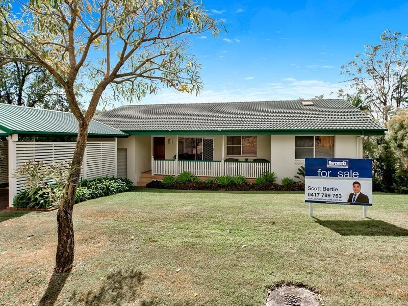 55 Rutherford St, Stafford Heights QLD 4053