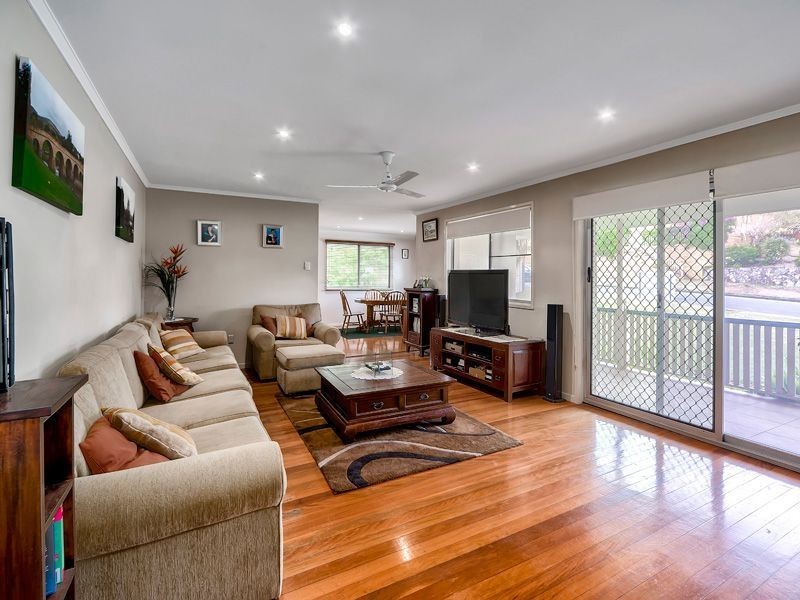 55 Rutherford St, Stafford Heights QLD 4053