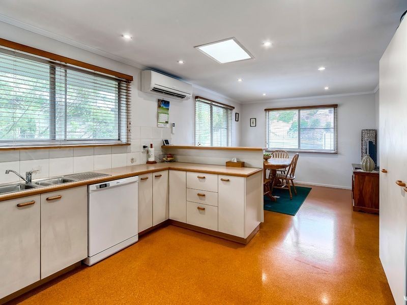 55 Rutherford St, Stafford Heights QLD 4053