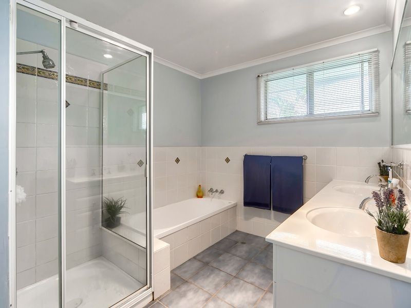 55 Rutherford St, Stafford Heights QLD 4053