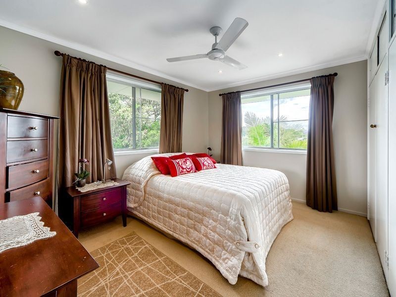 55 Rutherford St, Stafford Heights QLD 4053