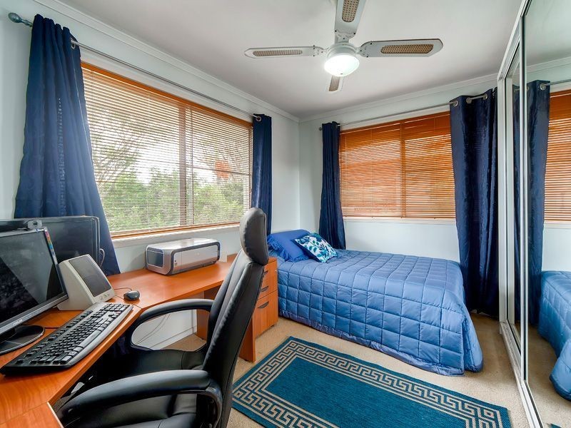 55 Rutherford St, Stafford Heights QLD 4053