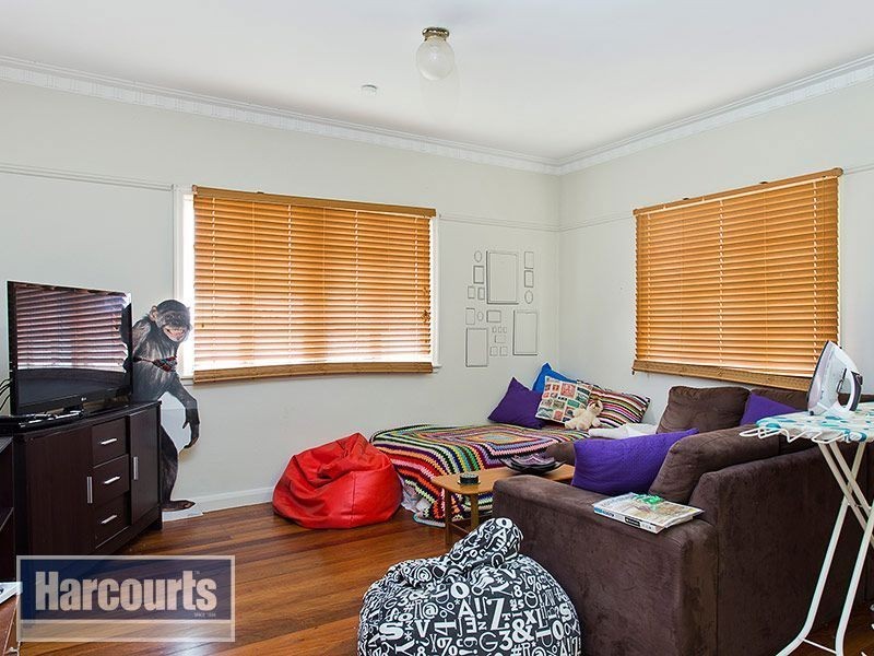 27 Leiper Street, Stafford QLD 4053