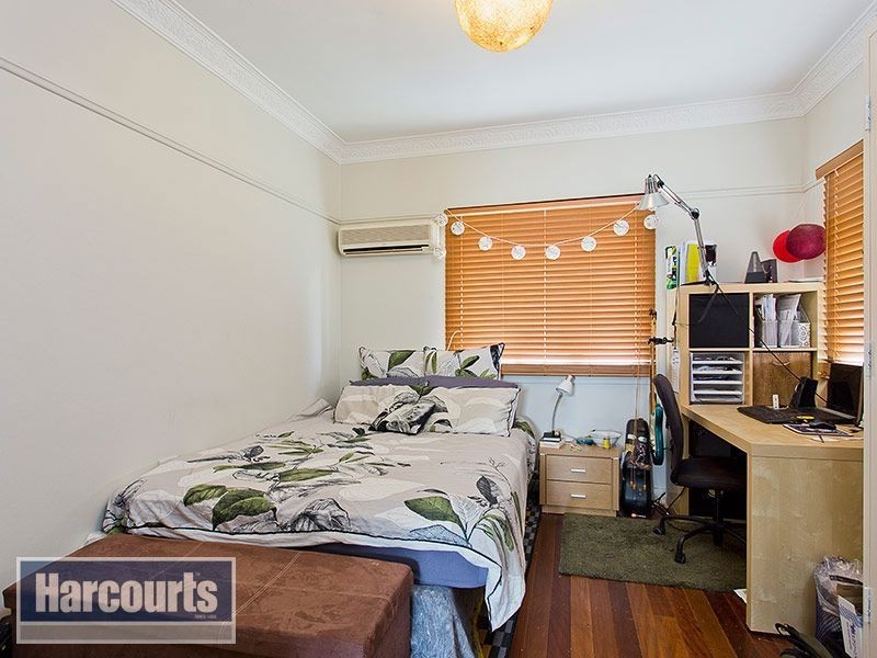 27 Leiper Street, Stafford QLD 4053