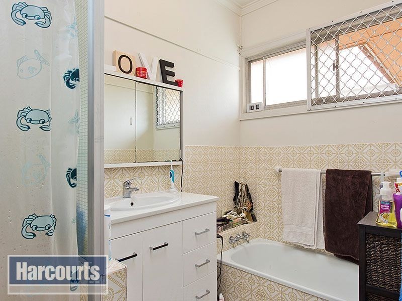 27 Leiper Street, Stafford QLD 4053