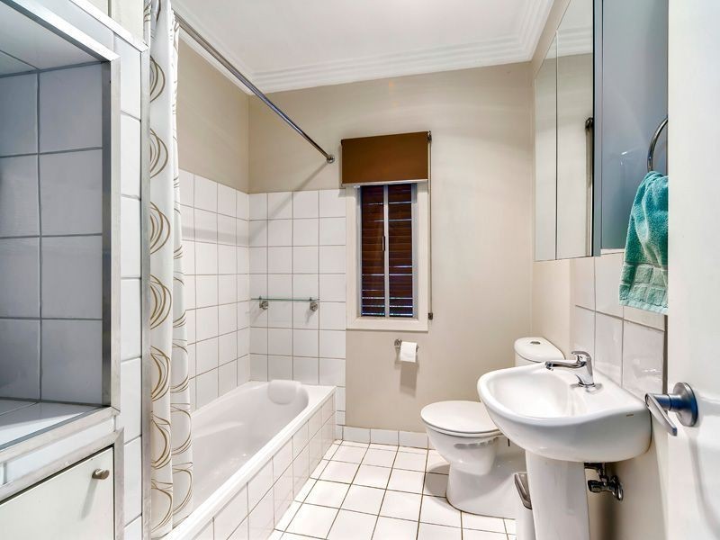 6 Kidgell Street, Stafford QLD 4053